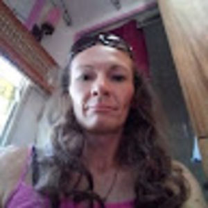 Meet your Posher, Leeann